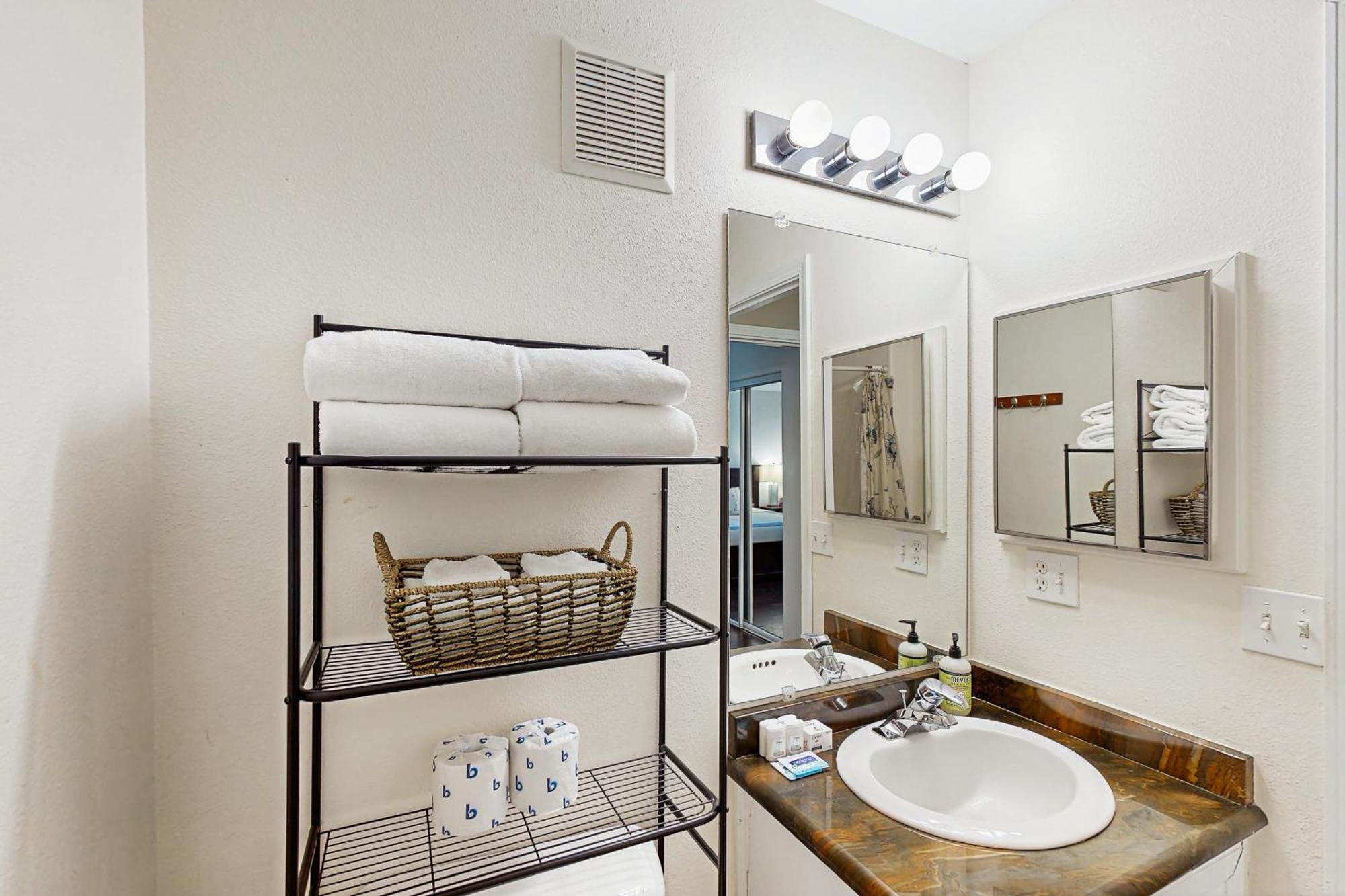 Waters Edge Apartment Salishan Beach Cameră foto